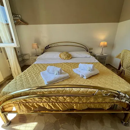 Hotell Souvenir Maya Florens
