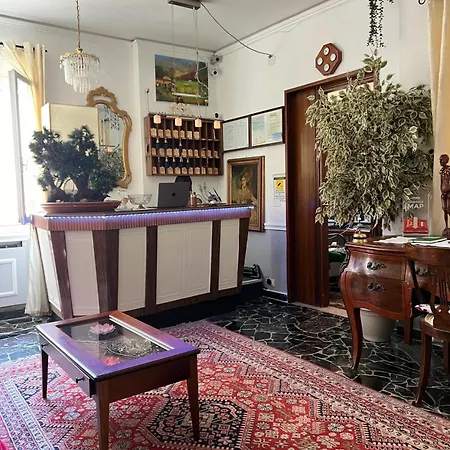 Souvenir Maya Hotell