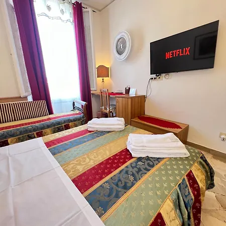 Hotell Souvenir Maya